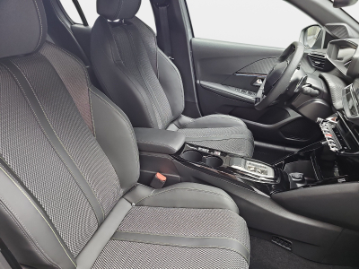 Peugeot 208 1.2 PureTech Hýbrid 110 E-DSC6 GT