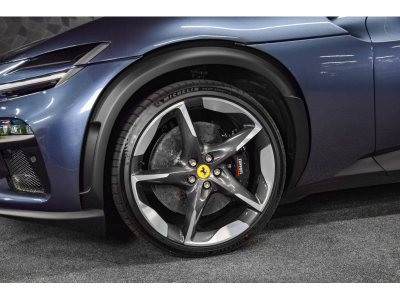 Ferrari Purosangue 6.5 V12 - BLU ROMA