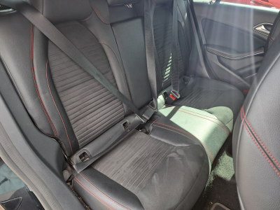 Mercedes-Benz CLA 200 D 7G-DCT COUPE AMG-LINE