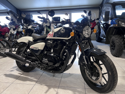 Royal Enfield Shotgun 650 stencil white