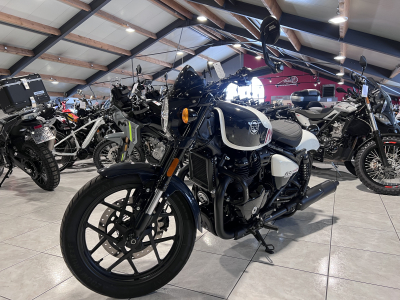 Royal Enfield Shotgun 650 stencil white