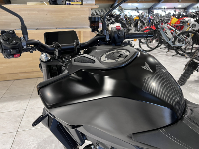 Yamaha MT-09 Selle pilote et passager confort inclus