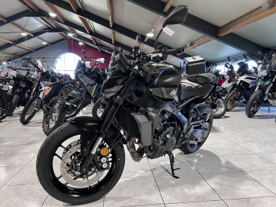 Yamaha MT-09 Selle pilote et passager confort inclus