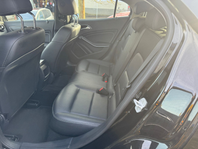 Mercedes-Benz GLA 200 MERCEDES-BENZ GLA 200 AUTOMATIK LEDER NAVI SHZ KEYLESS KAMERA