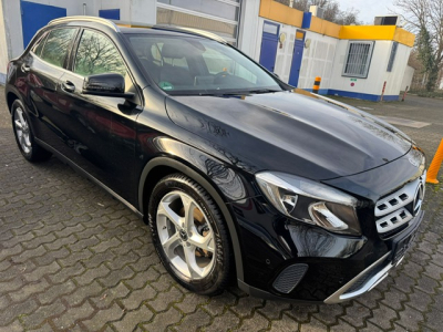 Mercedes-Benz GLA 200 MERCEDES-BENZ GLA 200 AUTOMATIK LEDER NAVI SHZ KEYLESS KAMERA