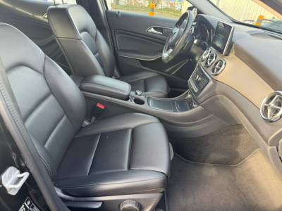 Mercedes-Benz GLA 200 MERCEDES-BENZ GLA 200 AUTOMATIK LEDER NAVI SHZ KEYLESS KAMERA