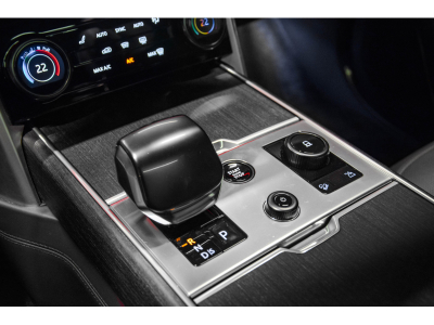 Land-Rover Range Rover SV P530 4.4 V8 LWB