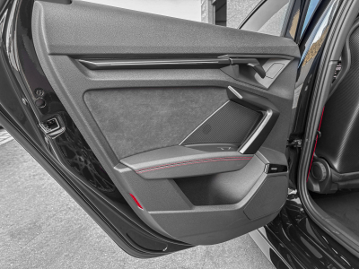 Audi RS3 Sportback 2.5 TFSI quattro/Pano/19/Schalen/360°/SONO/MATRIX