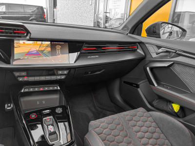 Audi RS3 Sportback 2.5 TFSI quattro/Pano/19/Schalen/360°/SONO/MATRIX