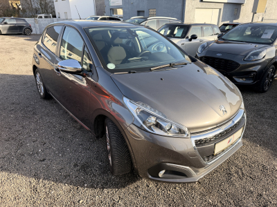 Peugeot 208 1.2 Signature 82