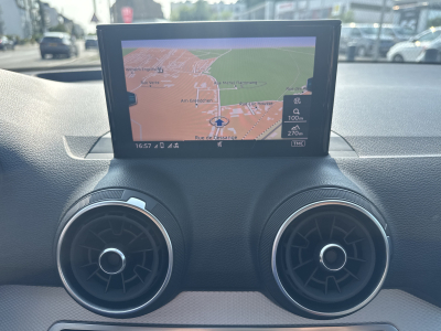 Audi Q2 35 TDI S-TRONIC