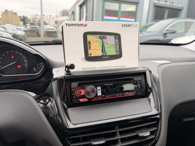 Peugeot 208 1.2 LIKE 70