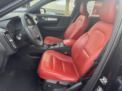 Volvo XC40 VOLVO XC40 MOMENTUM PRO NAVI LEDER LED KAMERA MFL SHZ