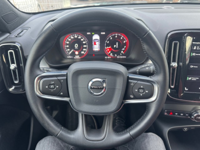 Volvo XC40 VOLVO XC40 MOMENTUM PRO NAVI LEDER LED KAMERA MFL SHZ