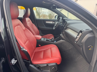 Volvo XC40 VOLVO XC40 MOMENTUM PRO NAVI LEDER LED KAMERA MFL SHZ