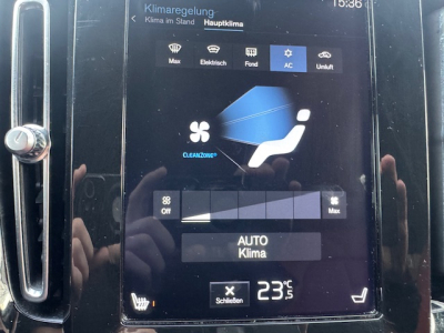 Volvo XC40 VOLVO XC40 MOMENTUM PRO NAVI LEDER LED KAMERA MFL SHZ