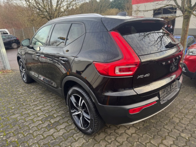 Volvo XC40 VOLVO XC40 MOMENTUM PRO NAVI LEDER LED KAMERA MFL SHZ