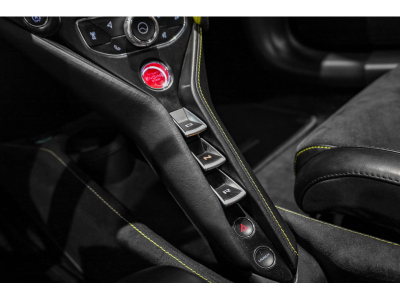 McLaren 720S PERFORMANCE COUPÉ - PACK CARBONE - MSO PAINT