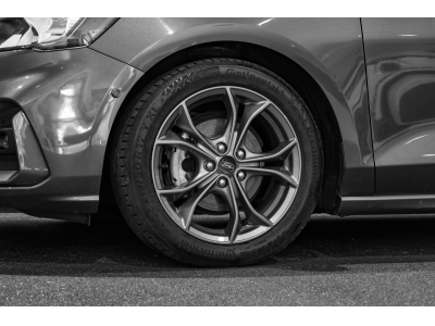 Ford Focus ST LINE ECOBOOST HYBRIDE