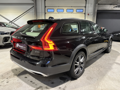 Volvo V90 Cross Country Pro AWD/PANO/19/360/HUP.D/VOLL