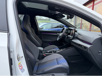 Volkswagen Golf R FACELIFT 2.0 TSI 333 4MOTION AKRAPOVIC HEAD UP HARMAN KARDON PANO NAVI