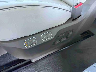 Hyundai Staria 1.6 T-GDI HEV 225 Luxury