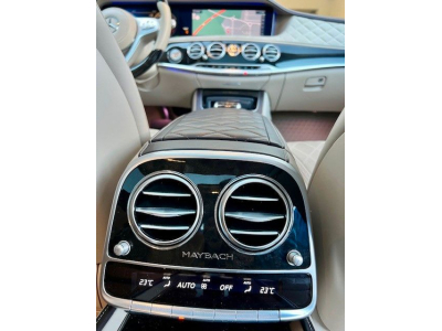 Maybach S560 Limousine 4Matic-PANO/BURMESTER/MASSAGE/DVD/Voll