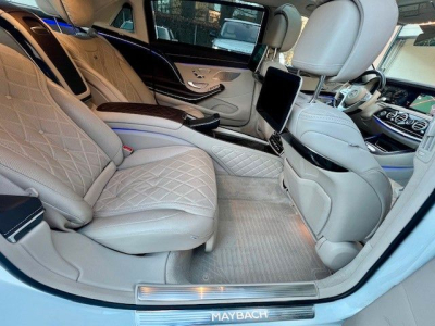 Maybach S560 Limousine 4Matic-PANO/BURMESTER/MASSAGE/DVD/Voll