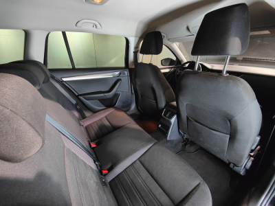 Skoda Octavia 1.6 TDi DSG CARPLAY GPS BLUETOOTH RADAR AV/ARR