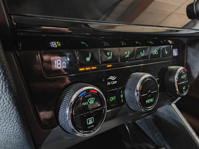 Skoda Octavia 1.6 TDi DSG CARPLAY GPS BLUETOOTH RADAR AV/ARR