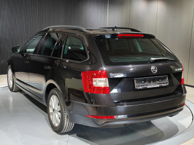 Skoda Octavia 1.6 TDi DSG CARPLAY GPS BLUETOOTH RADAR AV/ARR