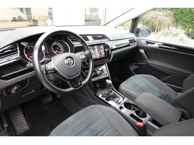 Volkswagen Touran 2.0 TDI HIGHLINE 150 DSG R-LINE