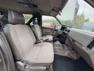 Nissan Terrano 2.4 Prestige/ H KENNZEICHEN /