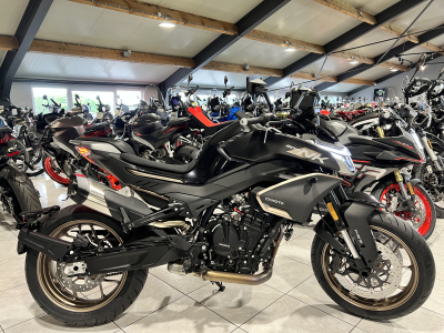 CF Moto 800 NK ADVANCED