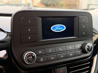 Ford Fiesta 101 PS / 5x TÜRER /
