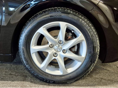 Peugeot 208 1.6 HDI 92 STYLE 1 HAND