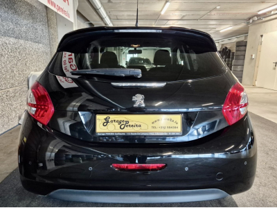 Peugeot 208 1.6 HDI 92 STYLE 1 HAND