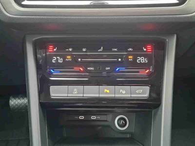 Volkswagen Touran 1.5 TSI 150 DSG Confortline 7 places