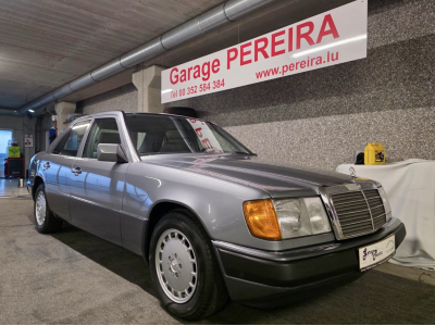 Mercedes-Benz 250 D W124 5 cylinders original 58000km NEW