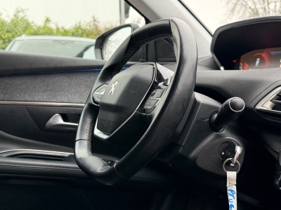 Peugeot 5008 Crossway / 7x Sitze /