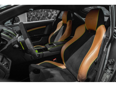 Aston Martin V8 Vantage AMR - 1 OF 200