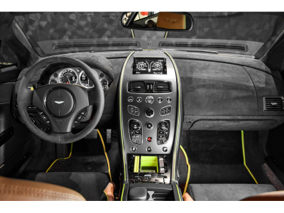 Aston Martin V8 Vantage AMR - 1 OF 200