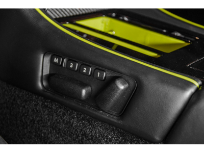 Aston Martin V8 Vantage AMR - 1 OF 200