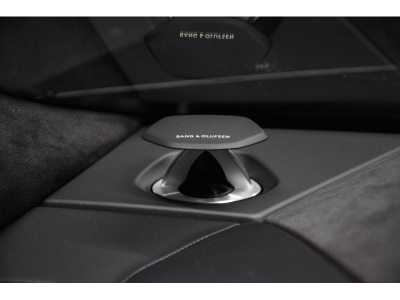 Lamborghini Urus V8 - NERO HELENE / BIANCO POLAR