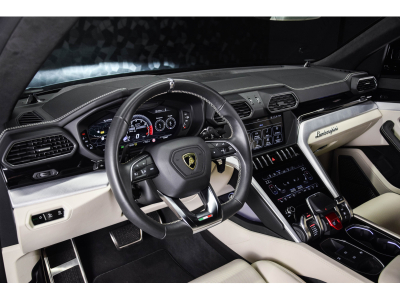 Lamborghini Urus V8 - NERO HELENE / BIANCO POLAR