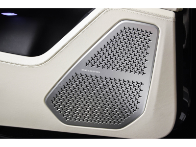 Lamborghini Urus V8 - NERO HELENE / BIANCO POLAR