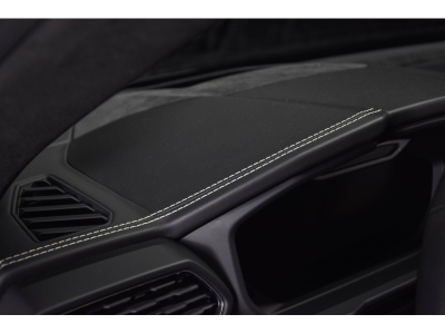 Lamborghini Urus V8 - NERO HELENE / BIANCO POLAR