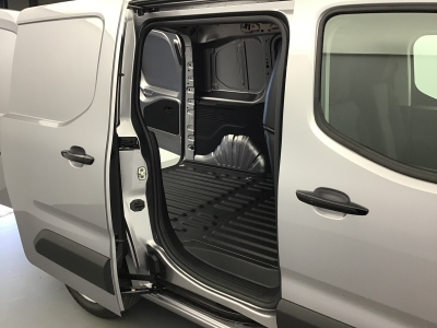 Peugeot Partner L1H1 AT 130 3 Sitzer/Klimaauto/Kamera