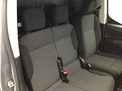 Peugeot Partner L1H1 AT 130 3 Sitzer/Klimaauto/Kamera