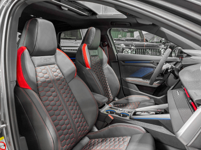 Audi RS3 Sportback 2.5 TFSI quattro/Pano/19//360°/SONO/MATRIX